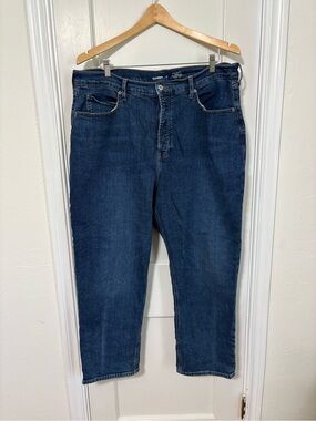 Old Navy Extra High Rise Curvy Sky-Hi Straight Jeans with Slim Pockets 18